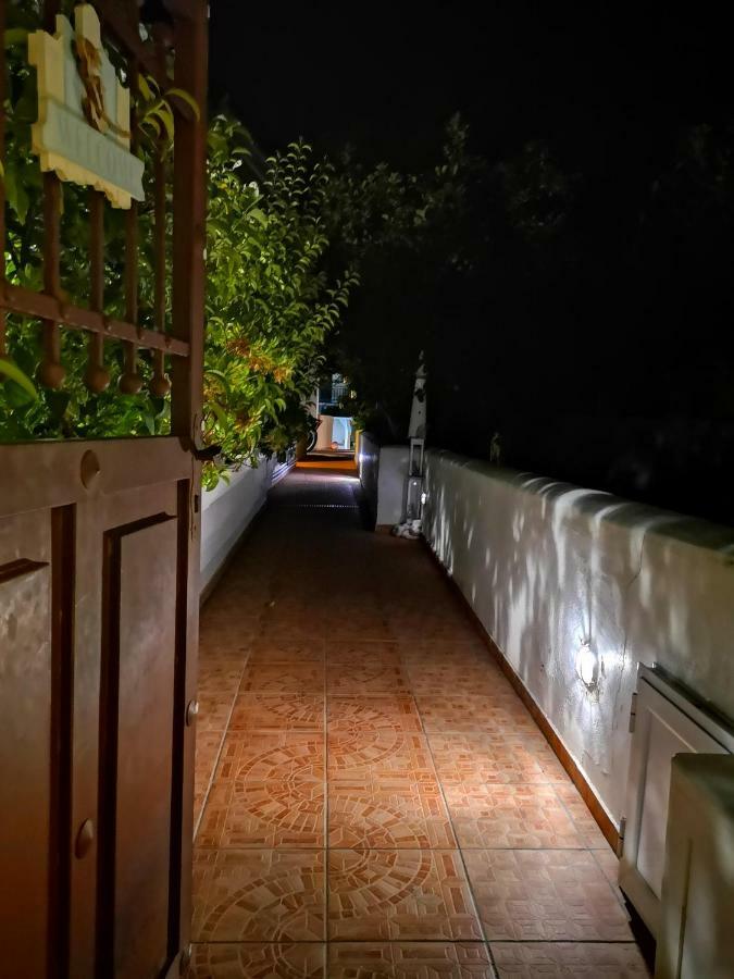 Spetses Center Comfy Apartment מראה חיצוני תמונה